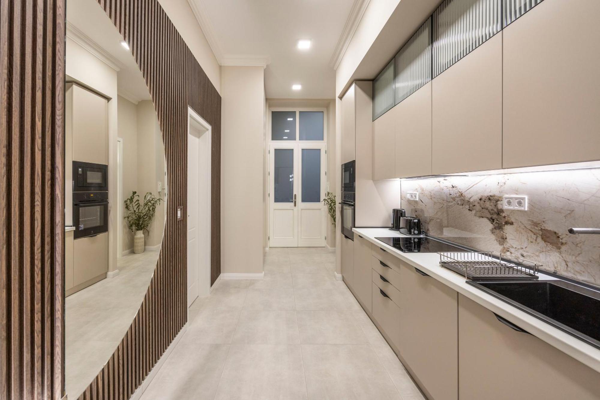 Luxurious & Elegance W18 Grand W' Balcony By Prestige Homes * Budapest