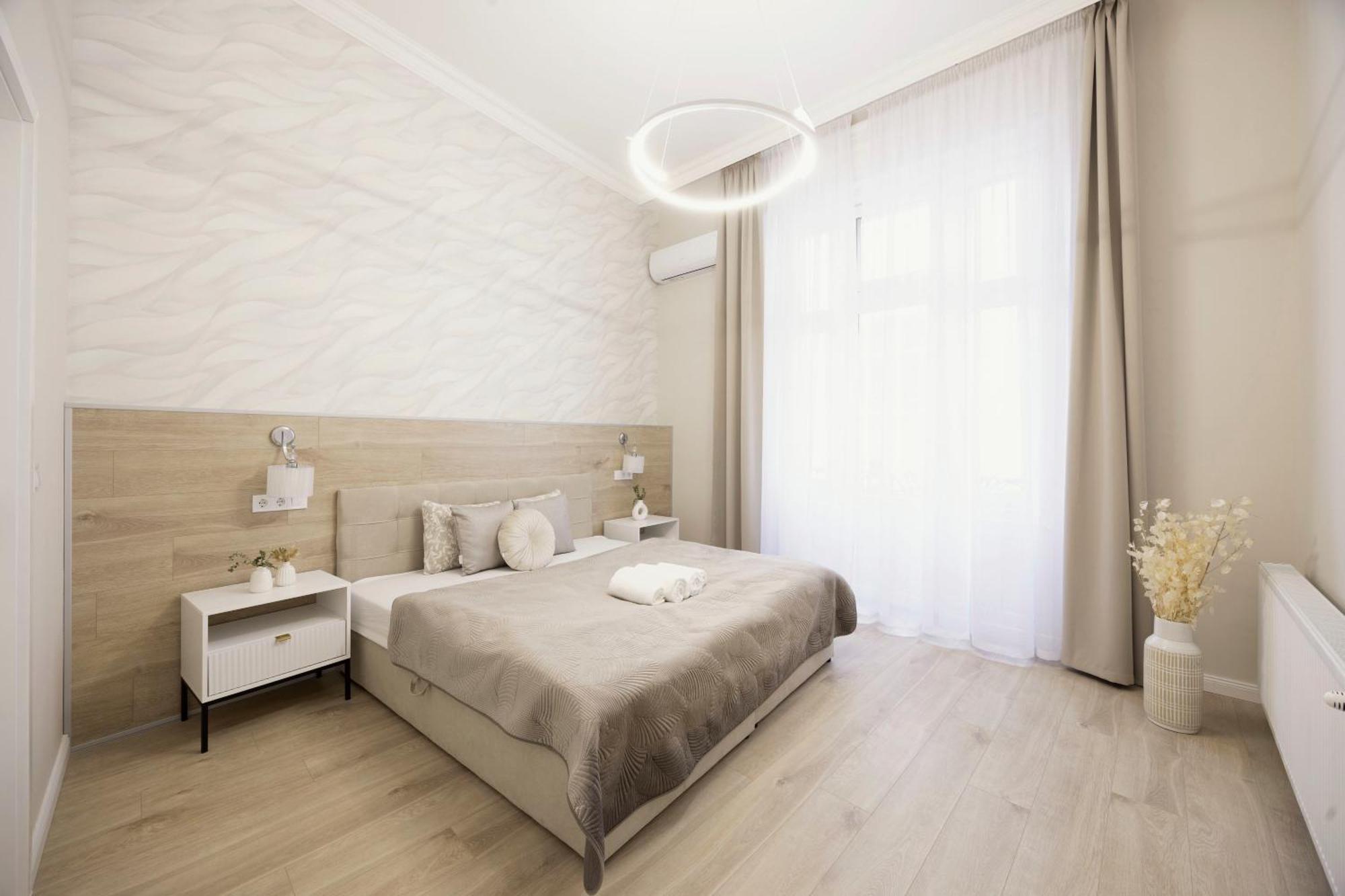 Luxurious & Elegance W18 Grand W' Balcony By Prestige Homes Apartment