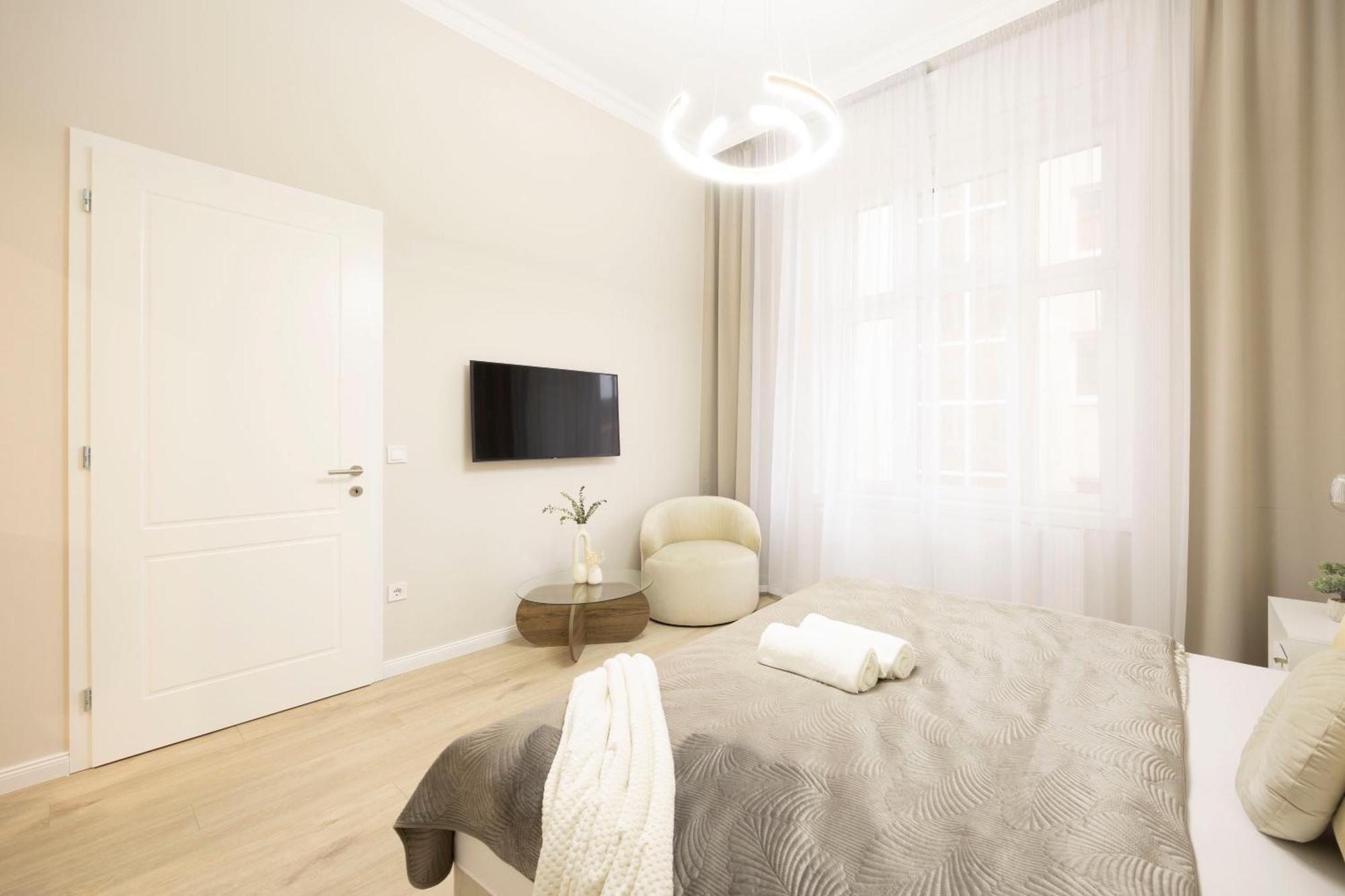 Luxurious & Elegance W18 Grand W' Balcony By Prestige Homes Appartamento *
