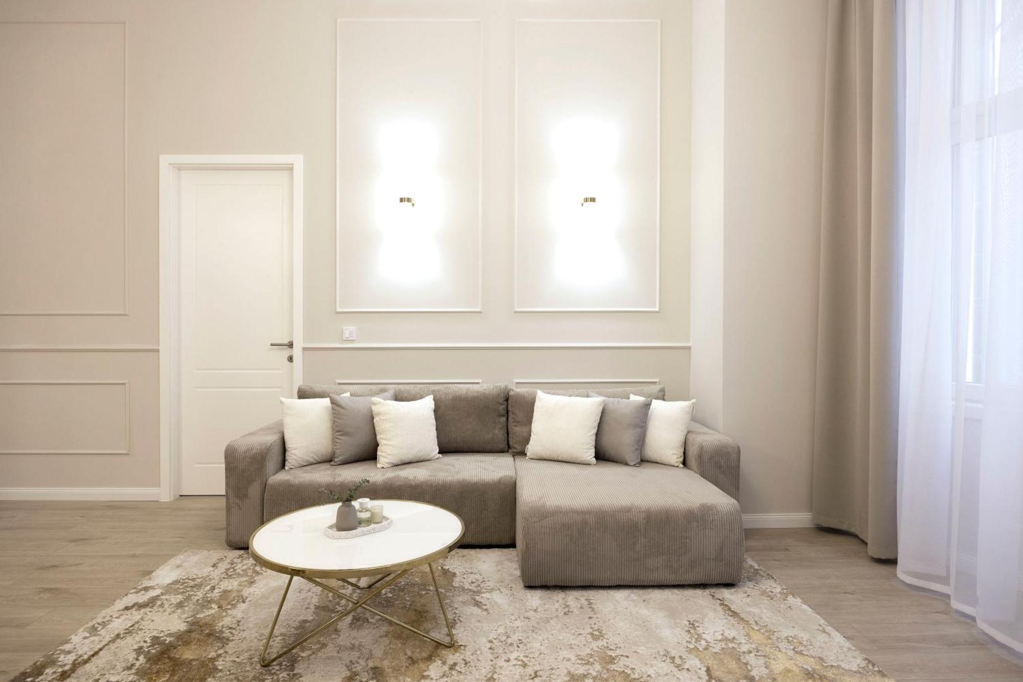 Luxurious & Elegance W18 Grand W' Balcony By Prestige Homes Appartamento *