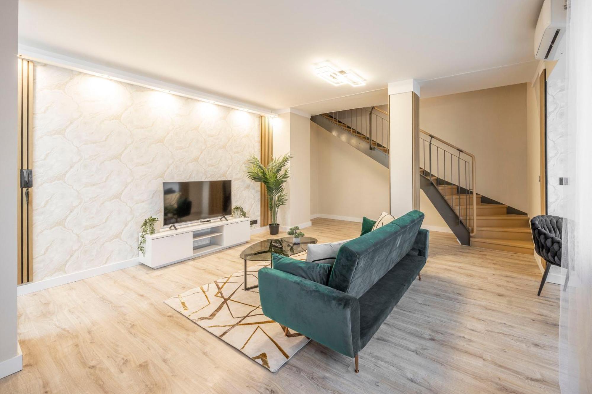 Exclusive Duplex Penthouse In The Heart Of