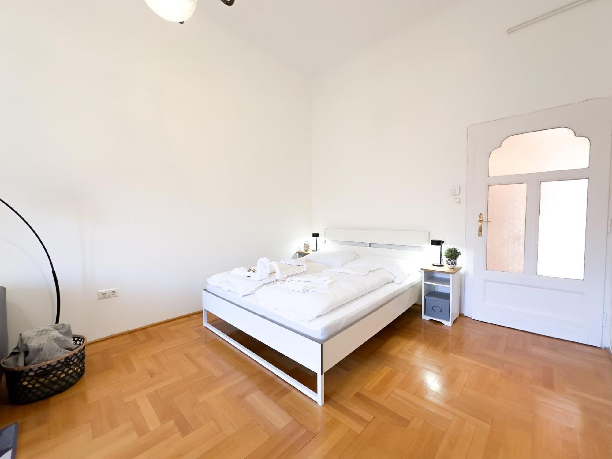 Apartment Kiraly Levente - Center Location Ac