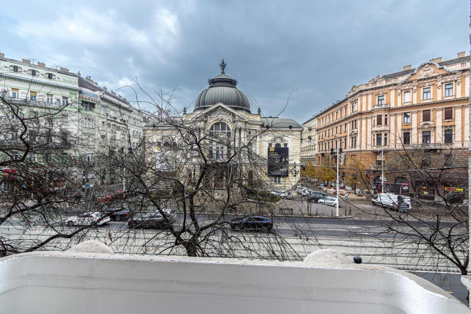 The Theater Living * Budapeszt