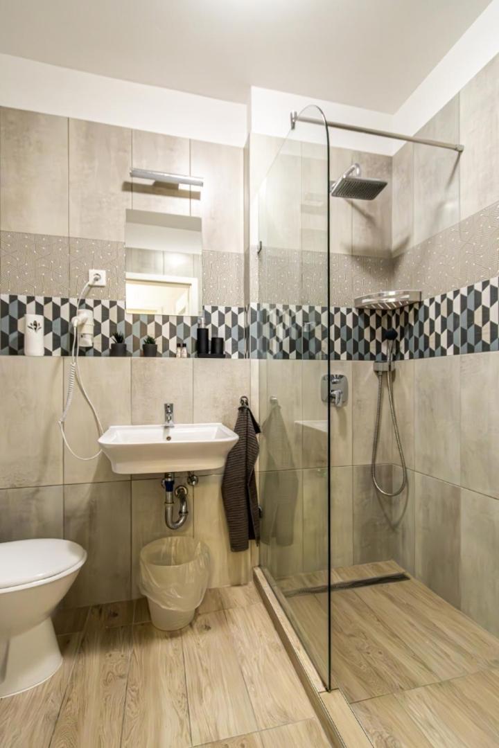 Apartment Corvin-luxe, 3 Bedroom In Center *