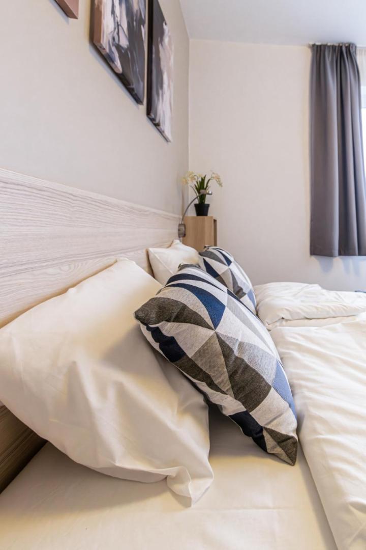 Apartment Corvin-luxe, 3 Bedroom In Center Budapest