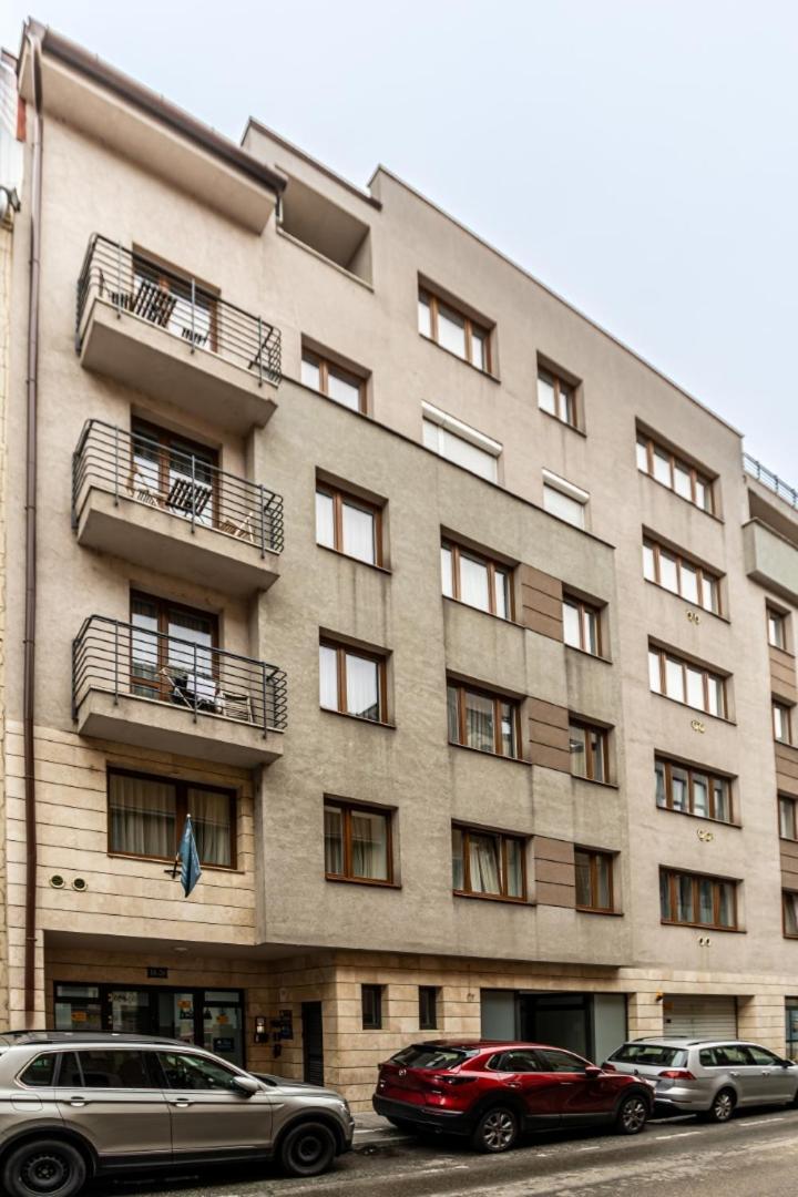 Corvin-luxe, 3 Bedroom In Center Apartment