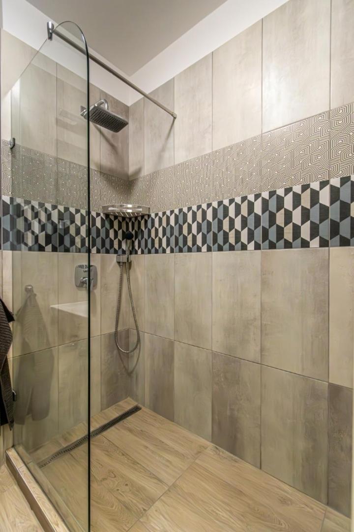 Apartment Corvin-luxe, 3 Bedroom In Center