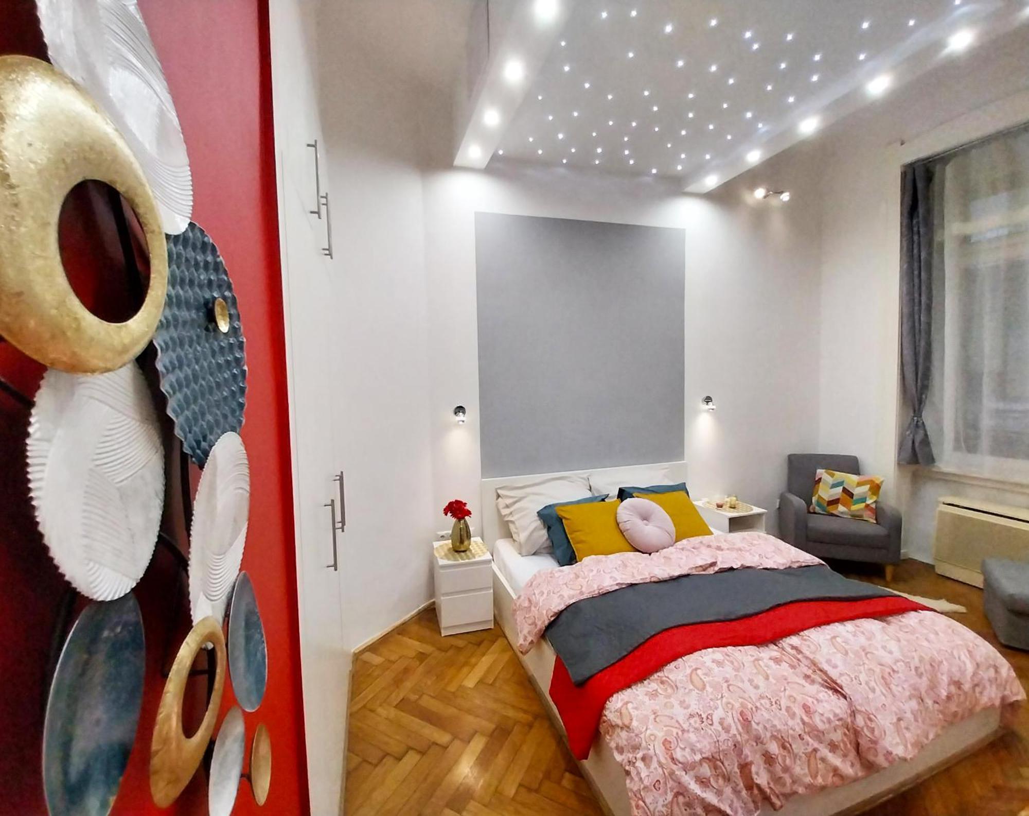 Appartamento King Bed & Cozy Lighting, Free Wifi In Budapest Budapest