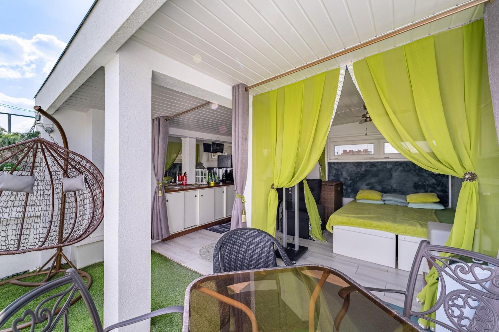 Skygarden Private Jakuzzi Sauna Gym Apartamento Budapest