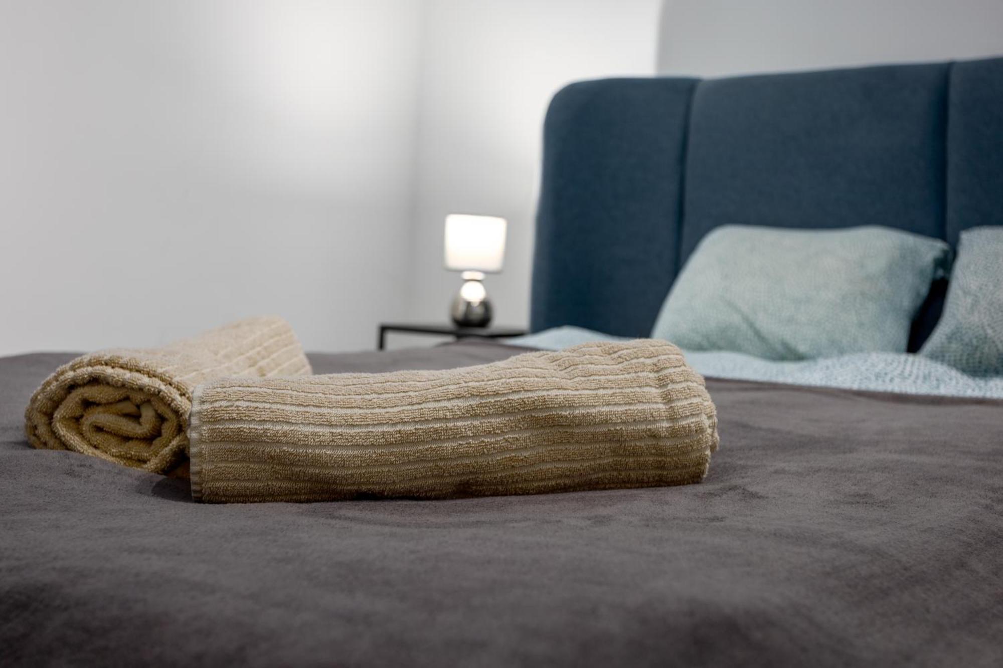 Brandnewtranquil With Free Parking Apartment