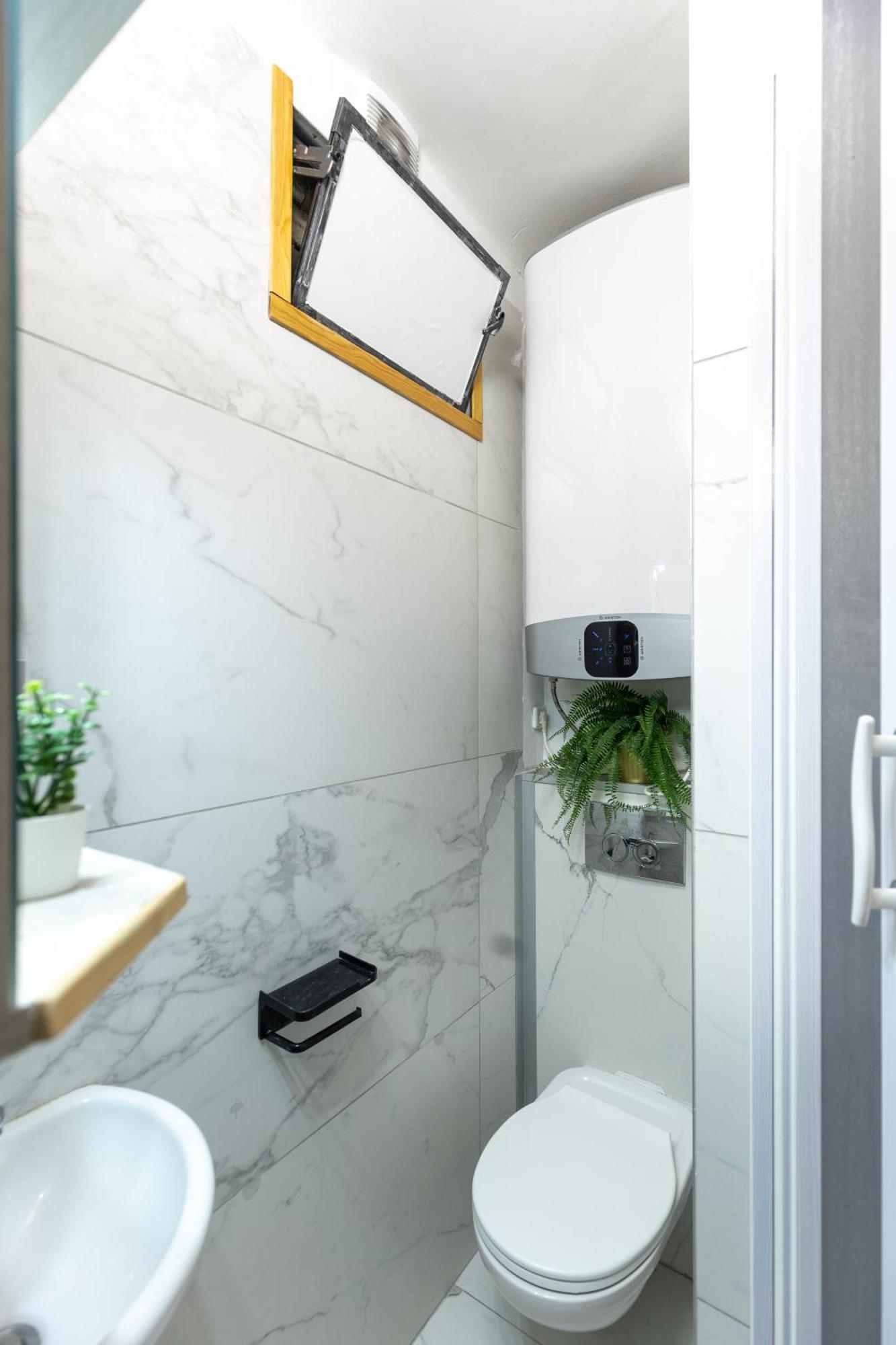Hidden Gem In Buda Apartment *