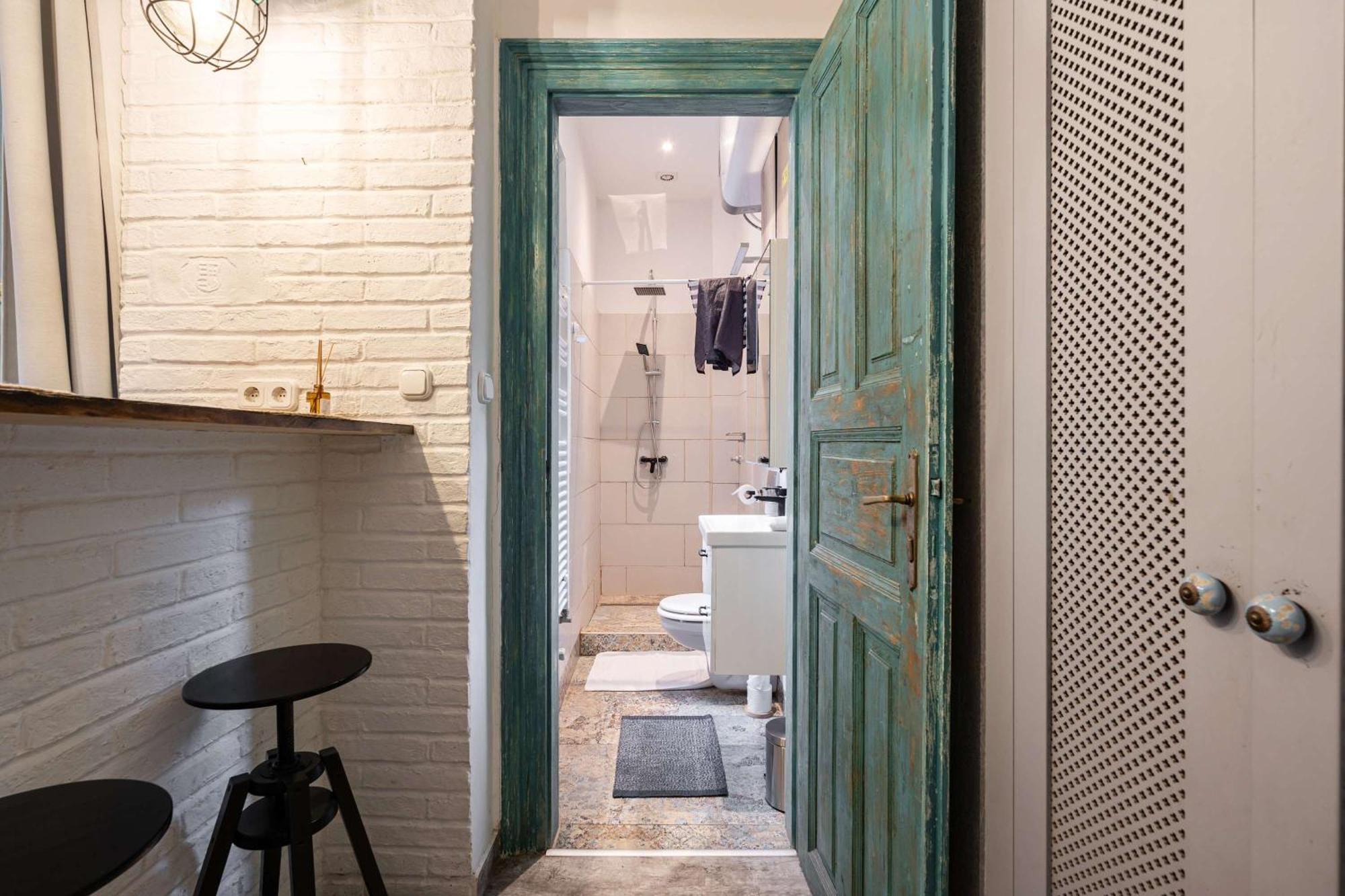 The Luxe Hideaway W40 *