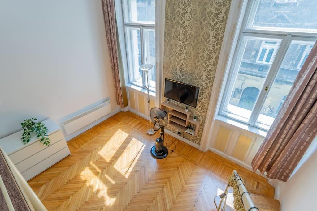 Apartmán Weiner Leo Sunny Mezzanine Hideaway *