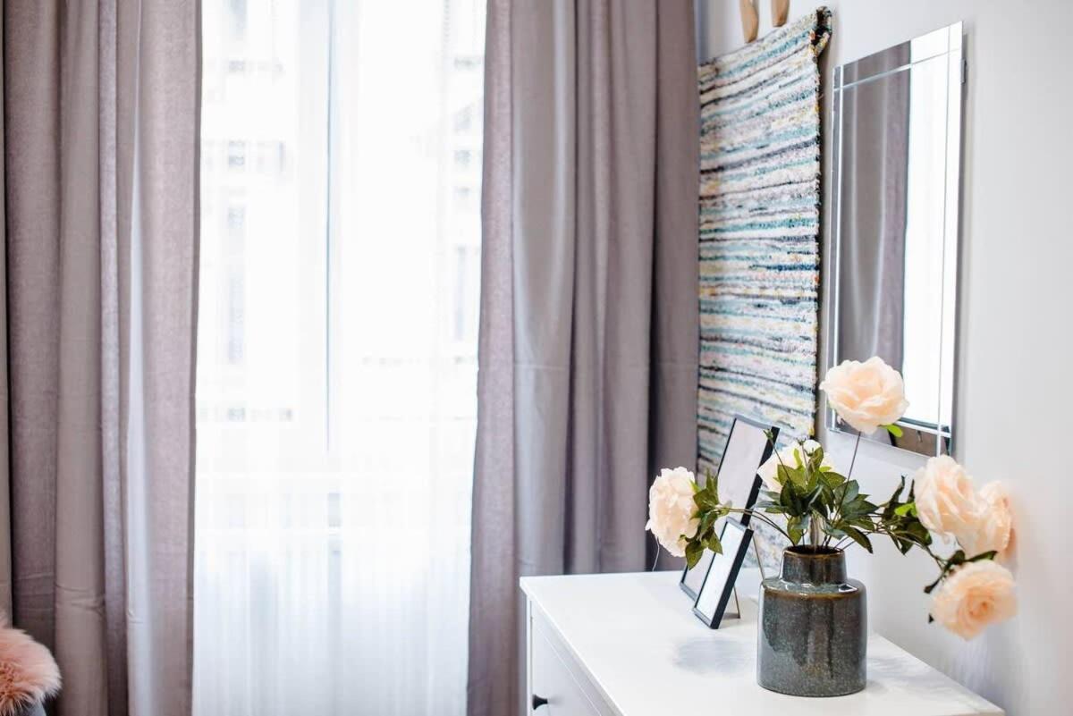 Appartamento 5 Bedrooms With Ac In Center Budapest