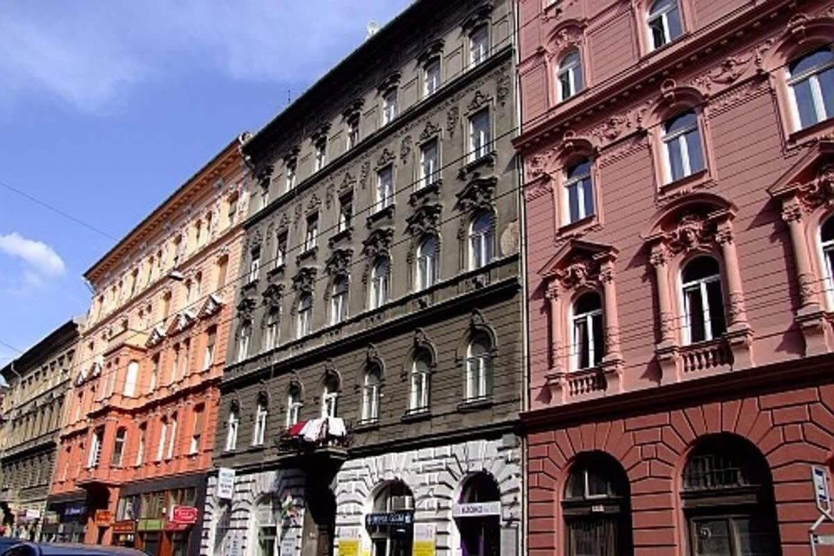 5 Bedrooms With Ac In Center Budapešť