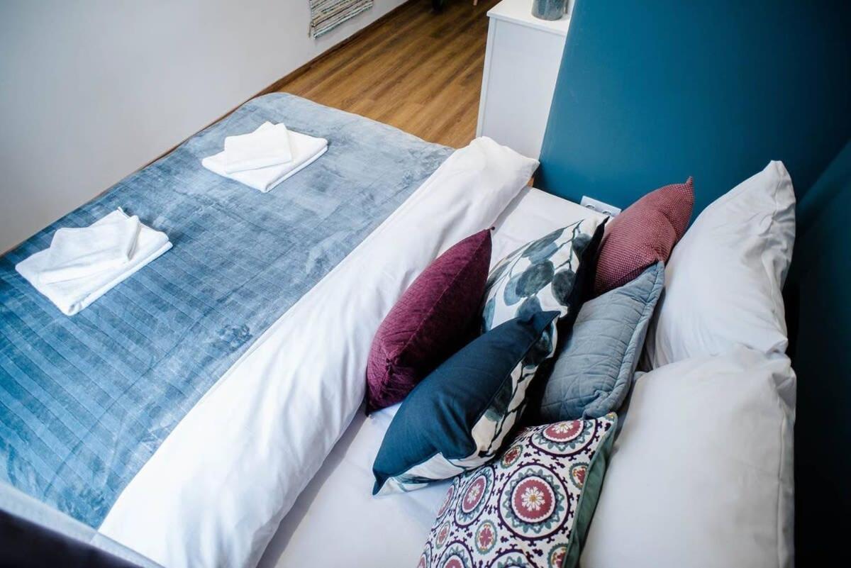 Apartmán 5 Bedrooms With Ac In Center
