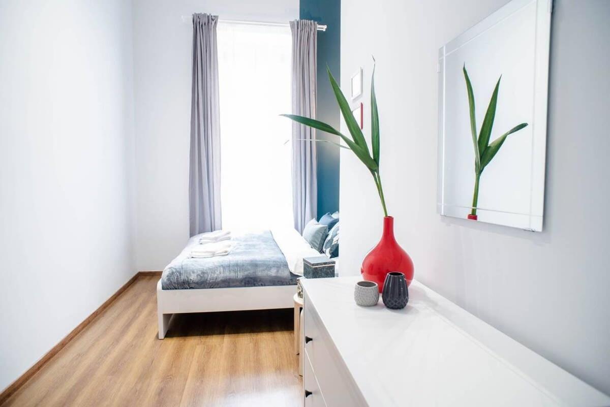 5 Bedrooms With Ac In Center Appartamento Budapest