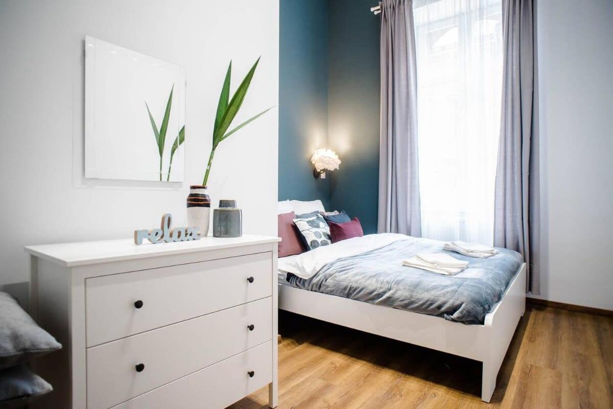 5 Bedrooms With Ac In Center * Budapest