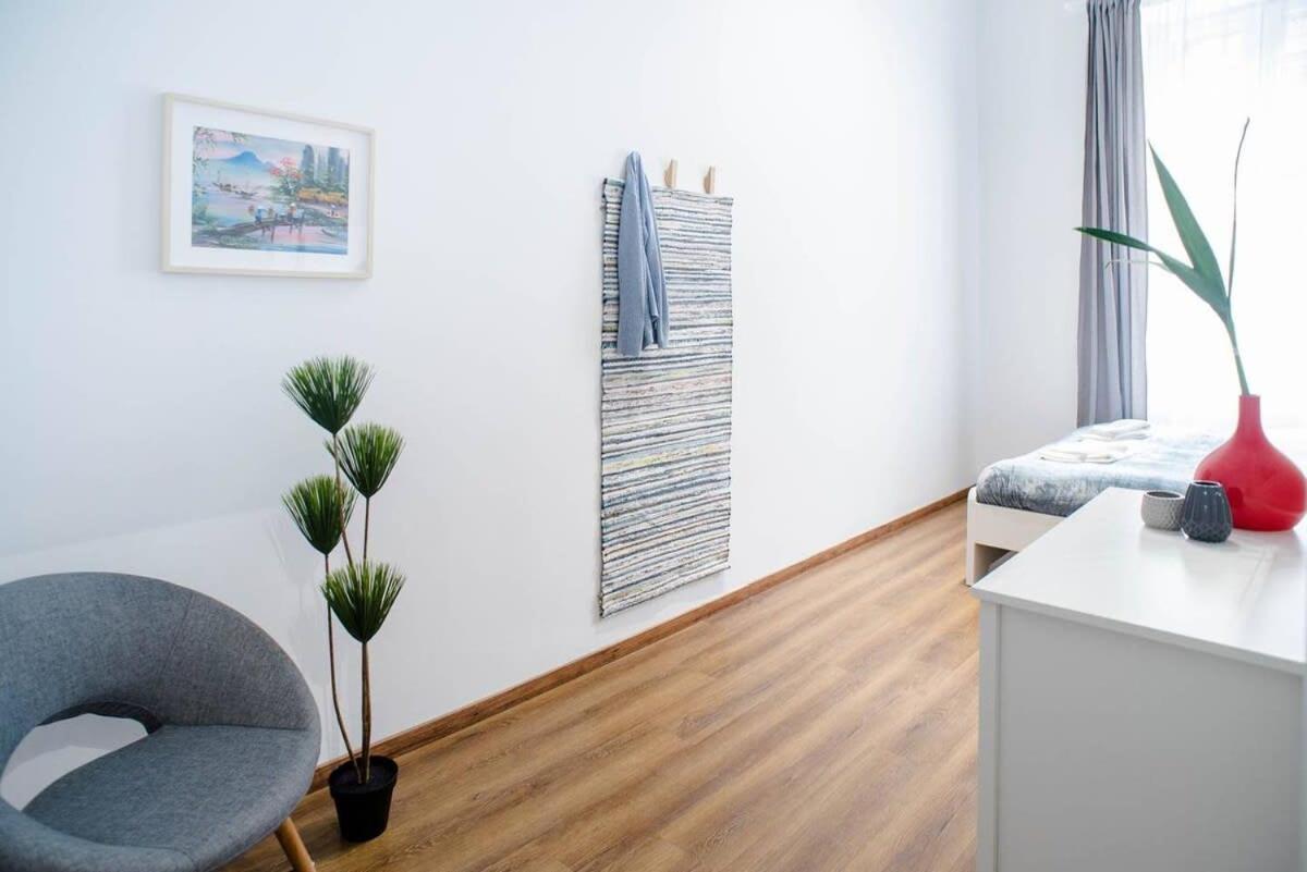 5 Bedrooms With Ac In Center Budapešť