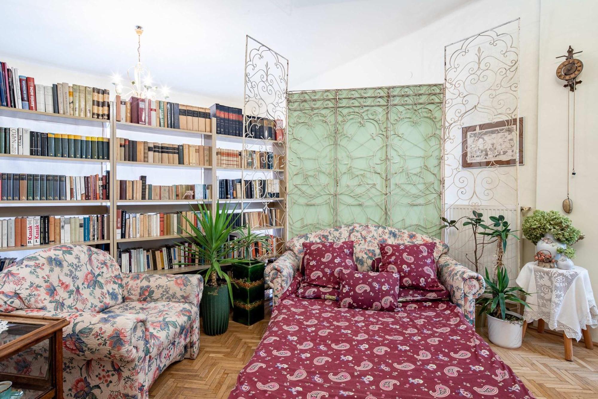 Nestled Romance, Buda's Hilltop Heaven Lejlighed *