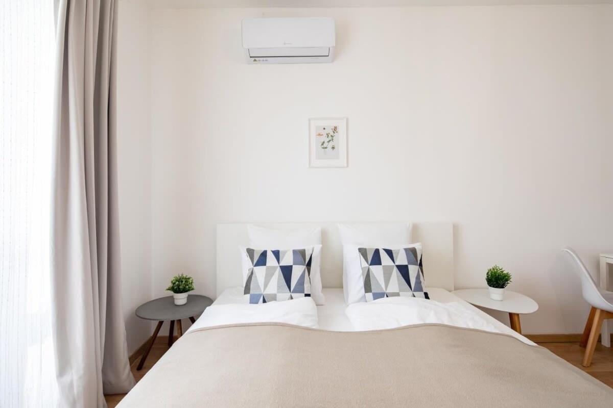- Fresh With Balcony * Budapest