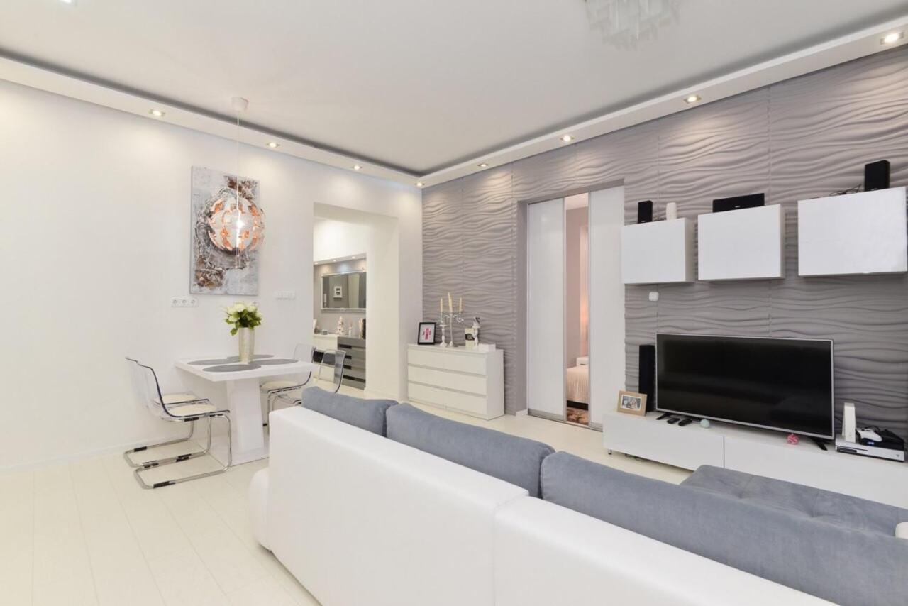 Grey Comfort 2br Near Keleti Apartmán *