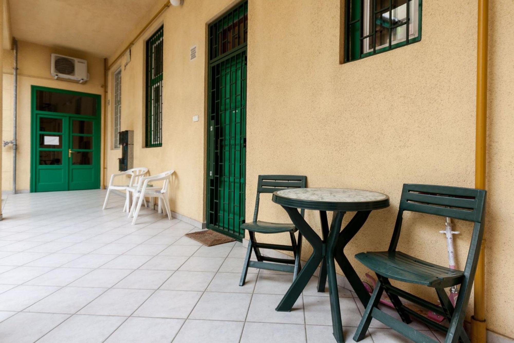 Vibrant 3 Bedroom In The Pulsing Heart Of Apartment