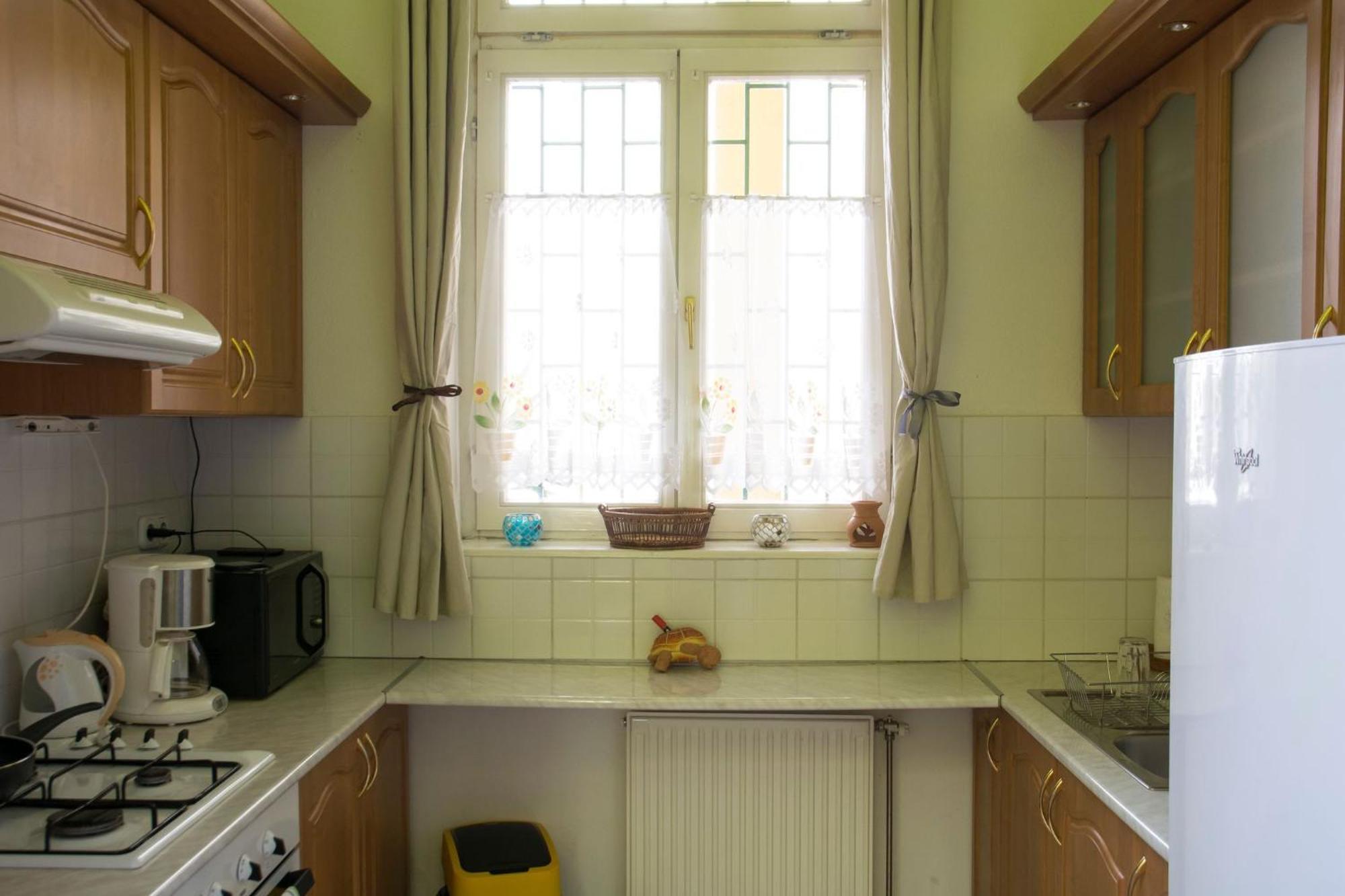 Vibrant 3 Bedroom In The Pulsing Heart Of * Budapest