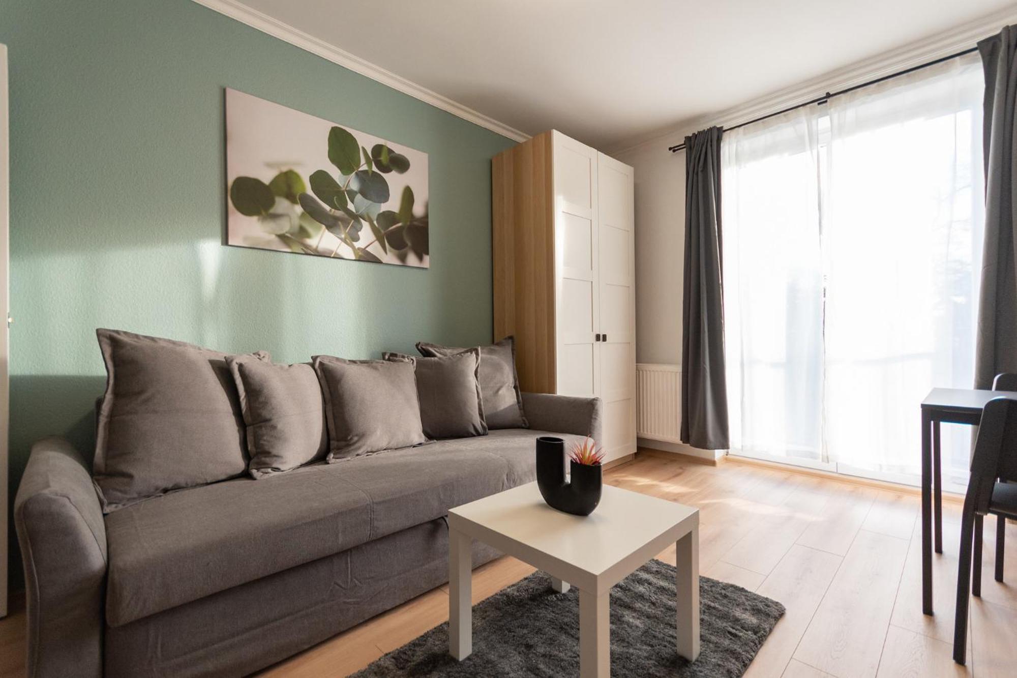 R Apartment *