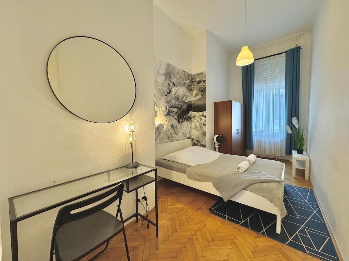 Appartamento Trendy Spacious, Parking, Downtown, Ruin Pubs!