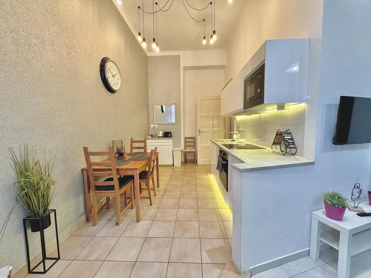 Trendy Spacious, Parking, Downtown, Ruin Pubs! Appartamento