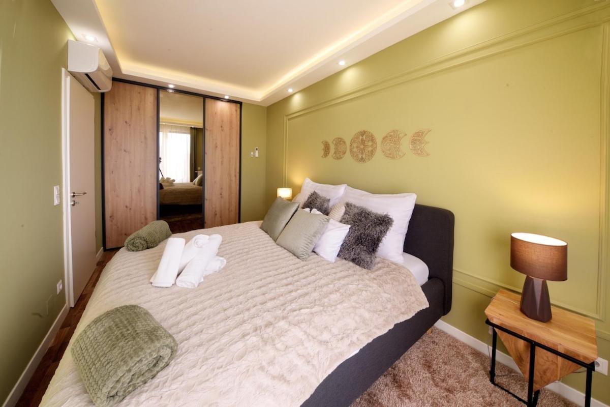 Apartment Orangehomes Sunny & Modern 2br Penthouse With Ac & Terrace Budapest