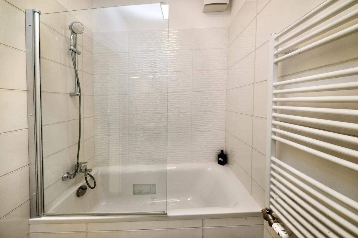 Apartment Orangehomes Sunny & Modern 2br Penthouse With Ac & Terrace *