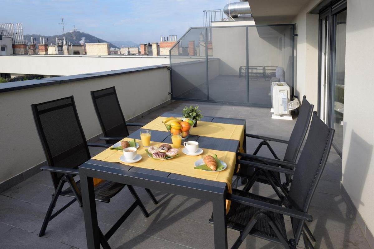 Orangehomes Sunny & Modern 2br Penthouse With Ac & Terrace * Budapest