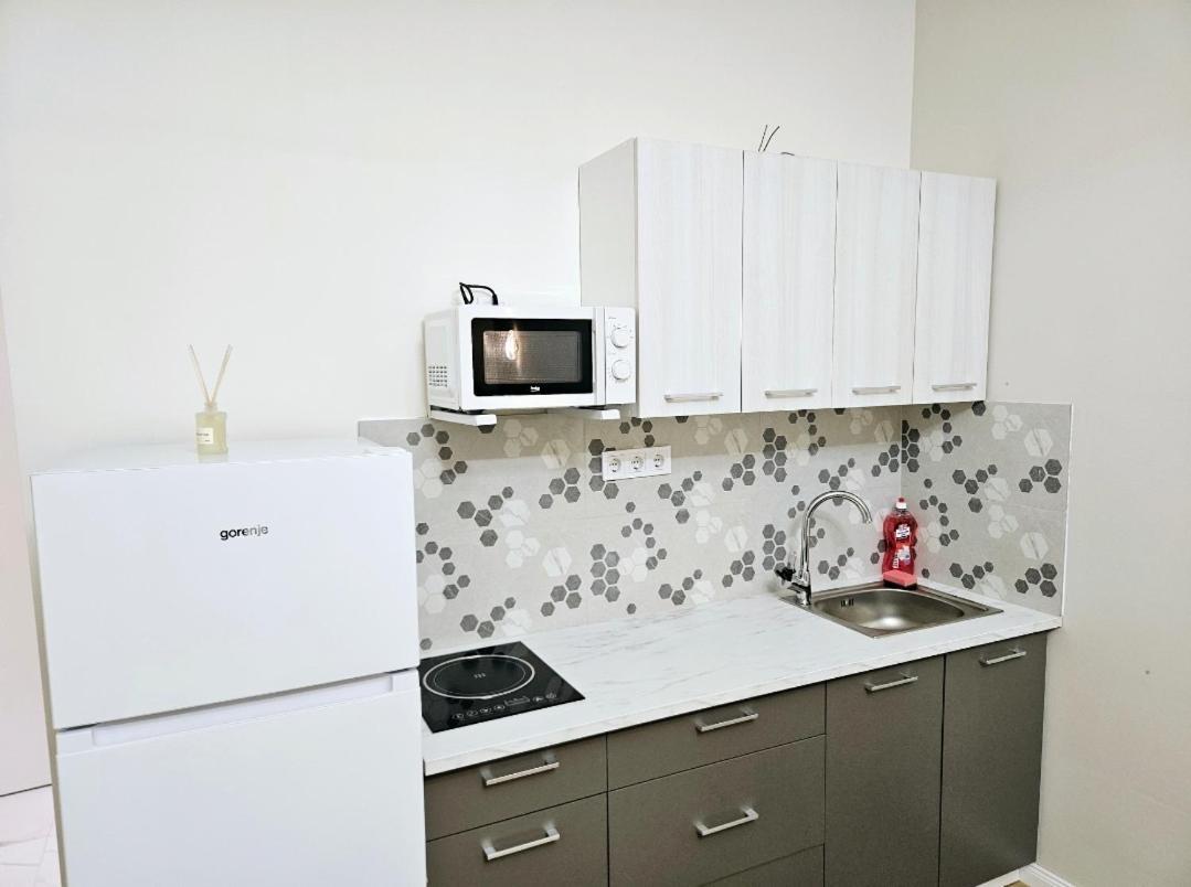 Designer Near Kalvin Square Apartamento