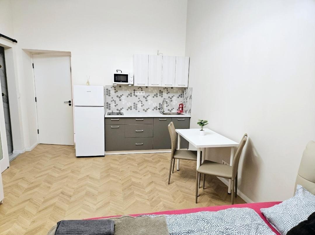 Apartamento Designer Near Kalvin Square