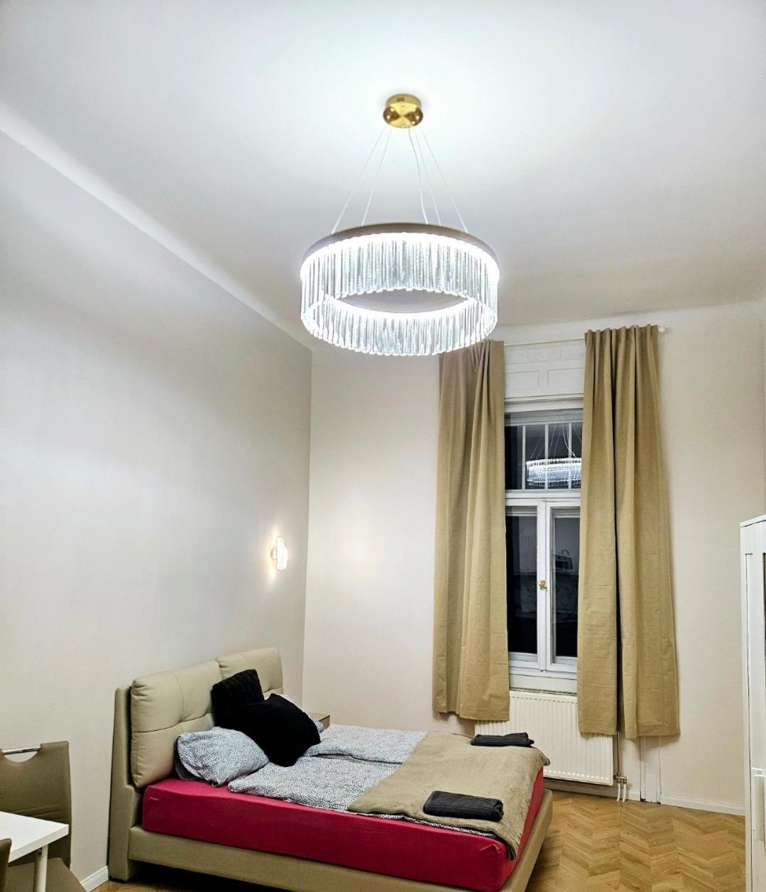 Designer Near Kalvin Square Apartamento *