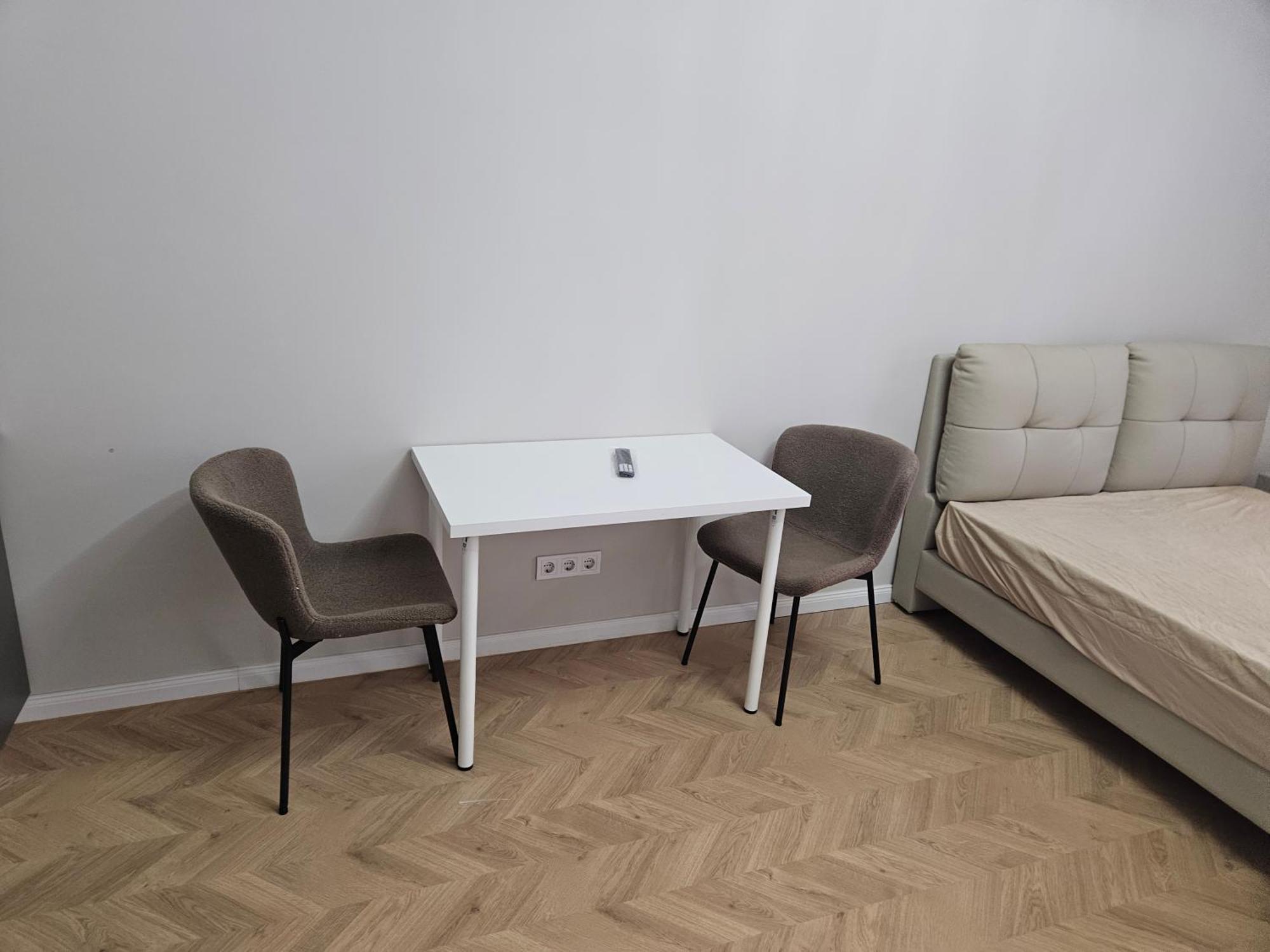 Designer Near Kalvin Square Apartamento