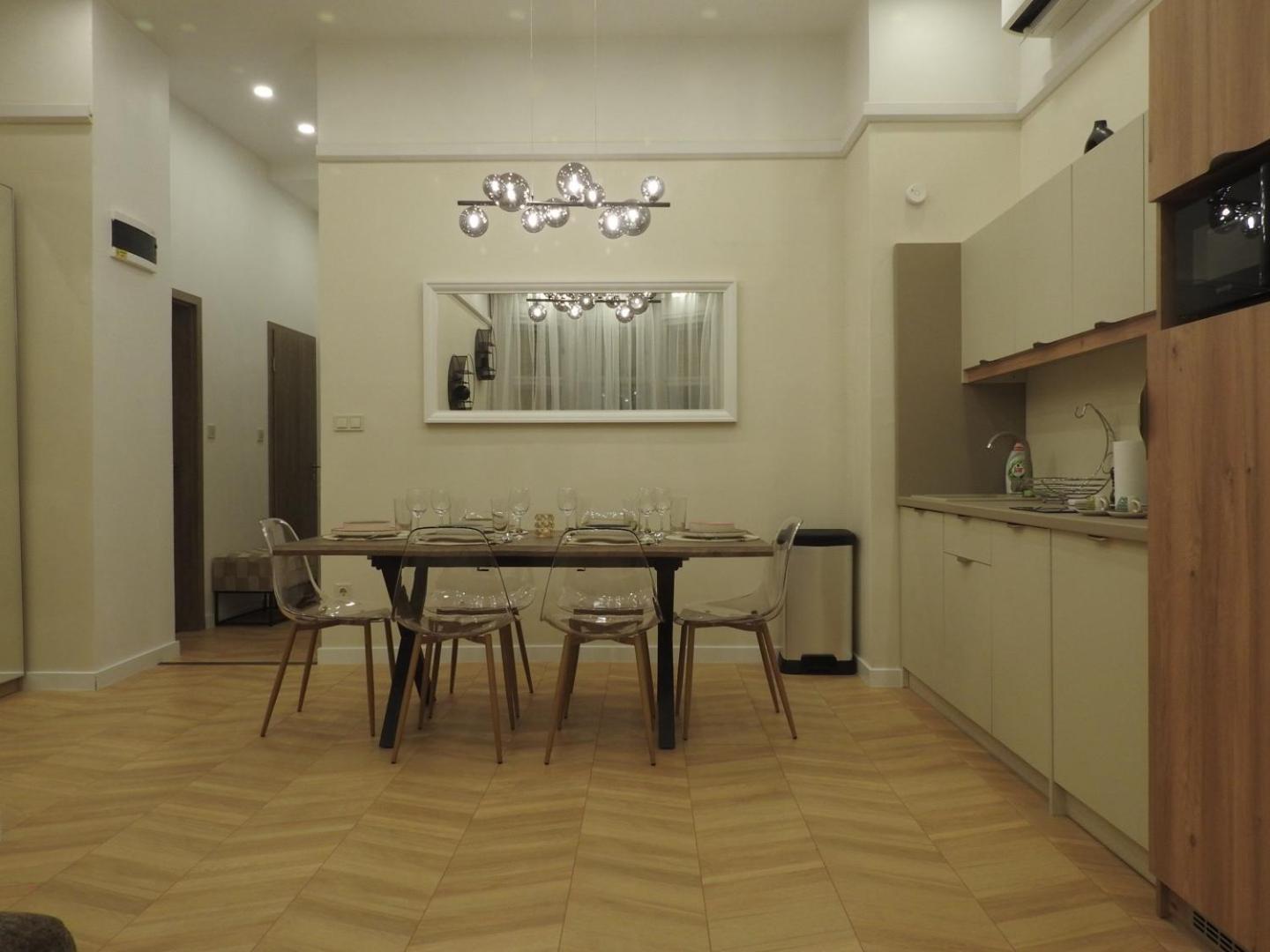 Marton's Dessewffy Aparthotel *