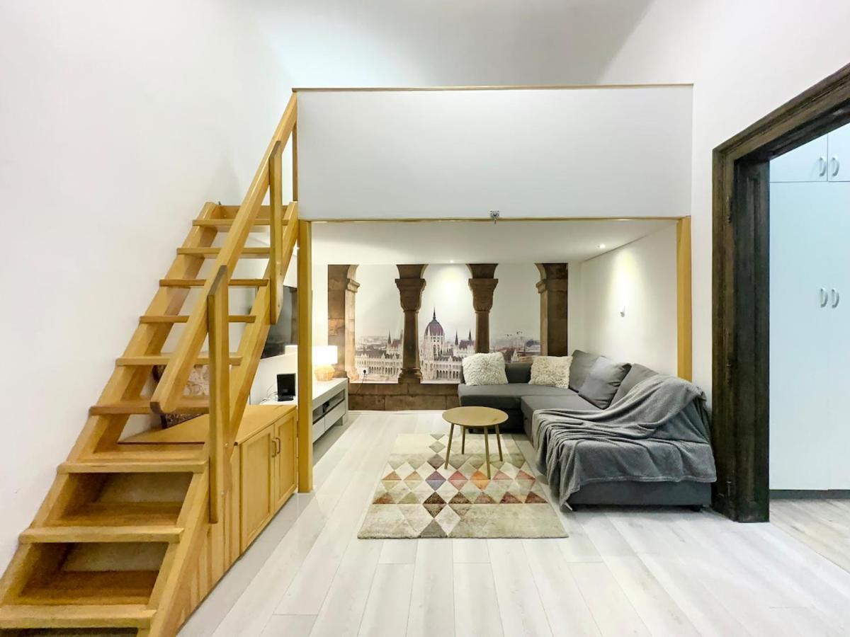 Appartamento Ati's - Downtown 2 Bedroom Budapest