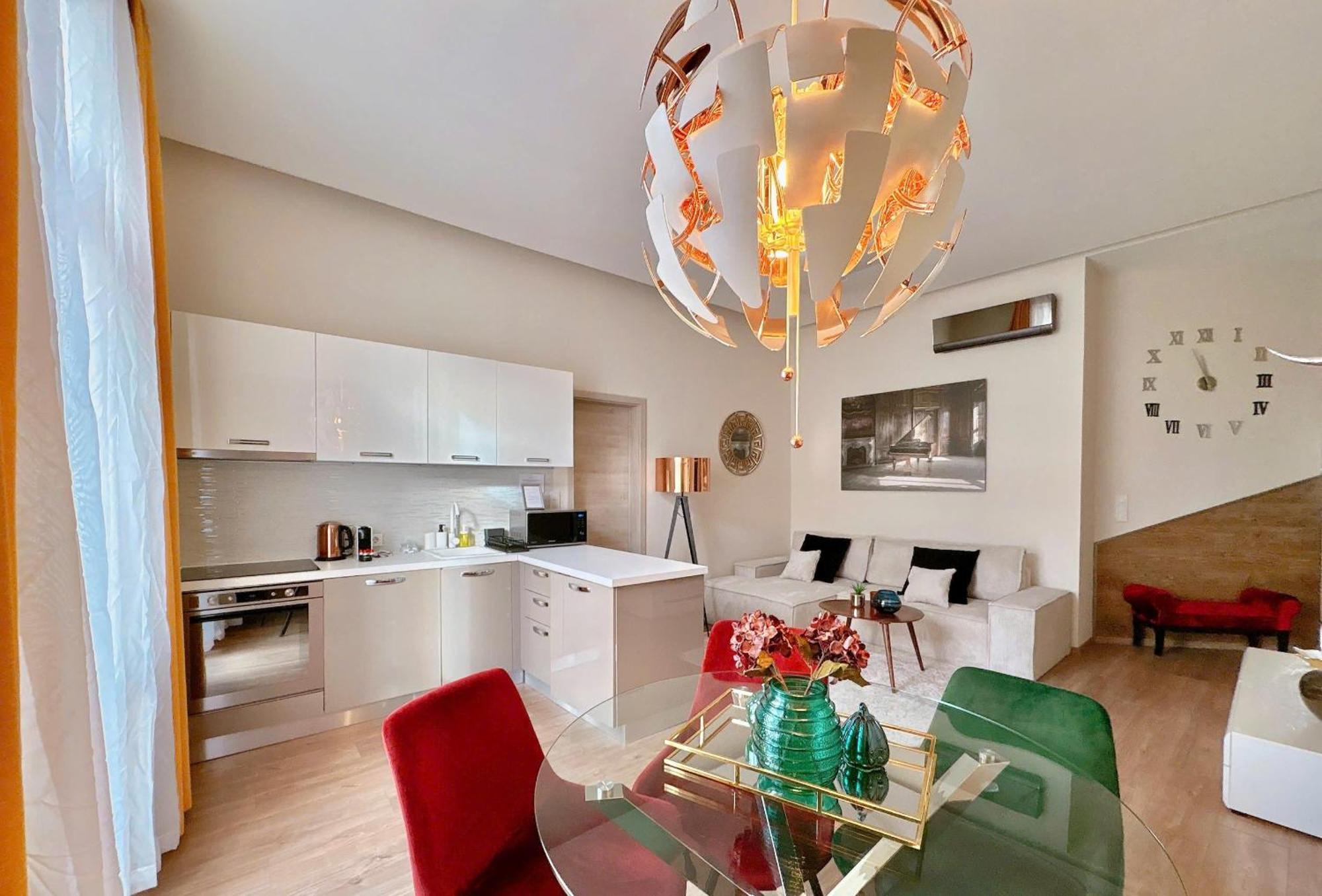 Stunning 3brm 3bath Julie Balcony & Views Appartement Budapest