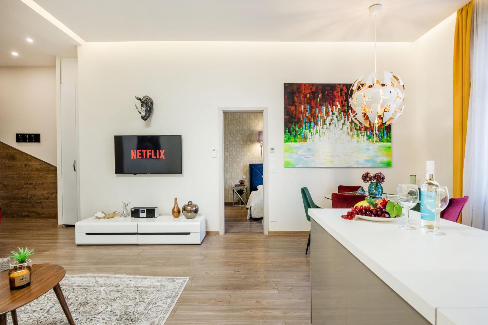 Stunning 3brm 3bath Julie Balcony & Views Apartamento Budapest