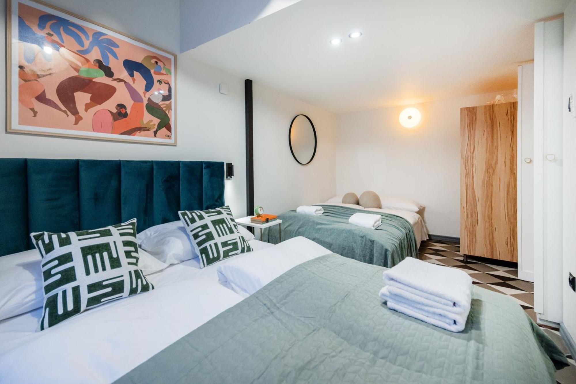 Spacious 5br Retreat For 16 By Dohany Synagogue & Fashion St Budapest
