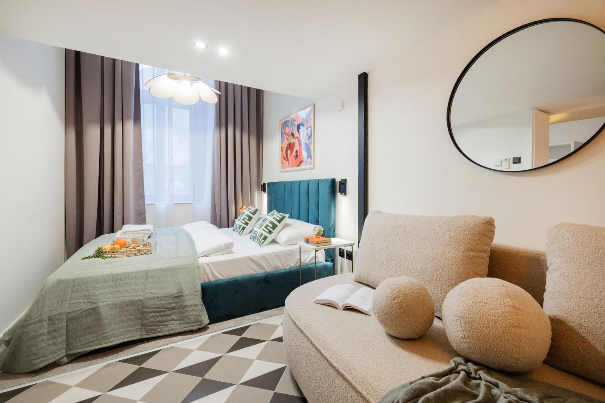 Spacious 5br Retreat For 16 By Dohany Synagogue & Fashion St Lejlighed