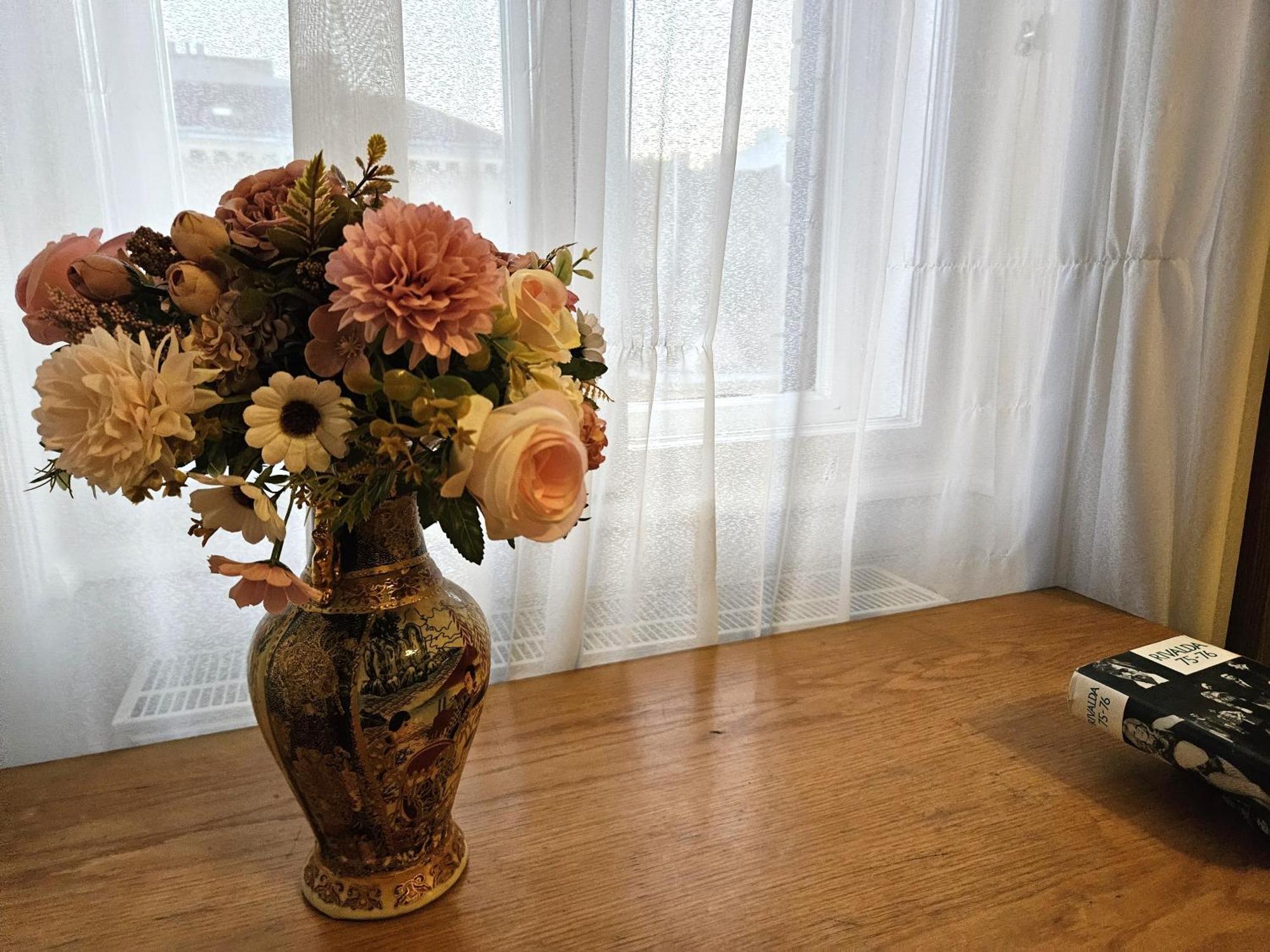 Cozy And Near Kalvin Square Apartman