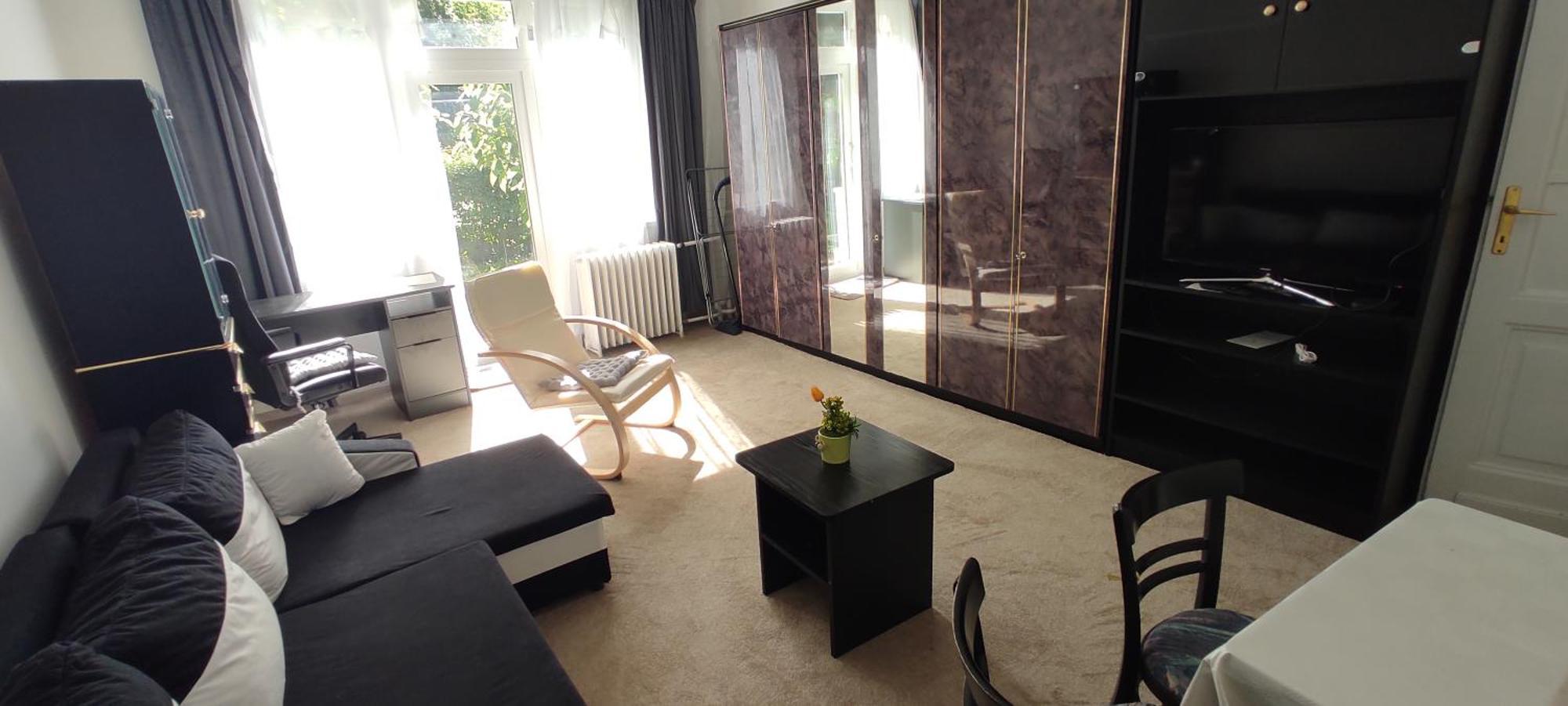 In The Heart Of Parliament 2 Min 47m2 And Garden Budapest