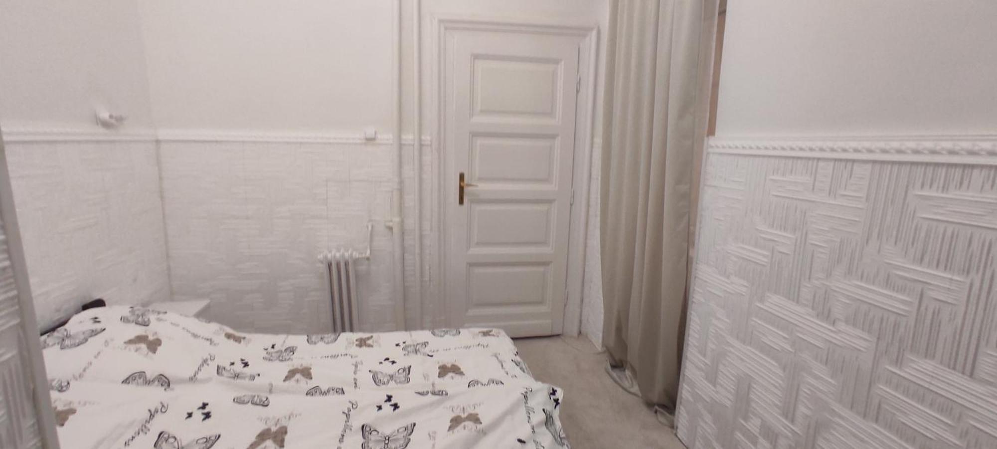 In The Heart Of Parliament 2 Min 47m2 And Garden * Budapest