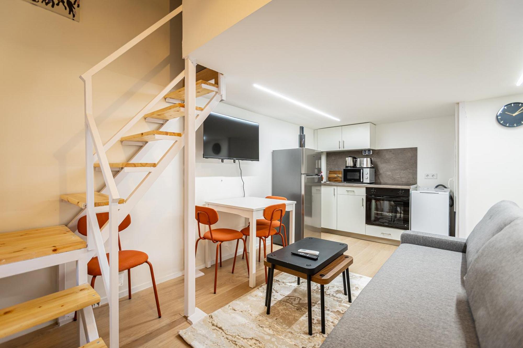 Cute Gallery Flat In Budapest, Autumn Appartamento