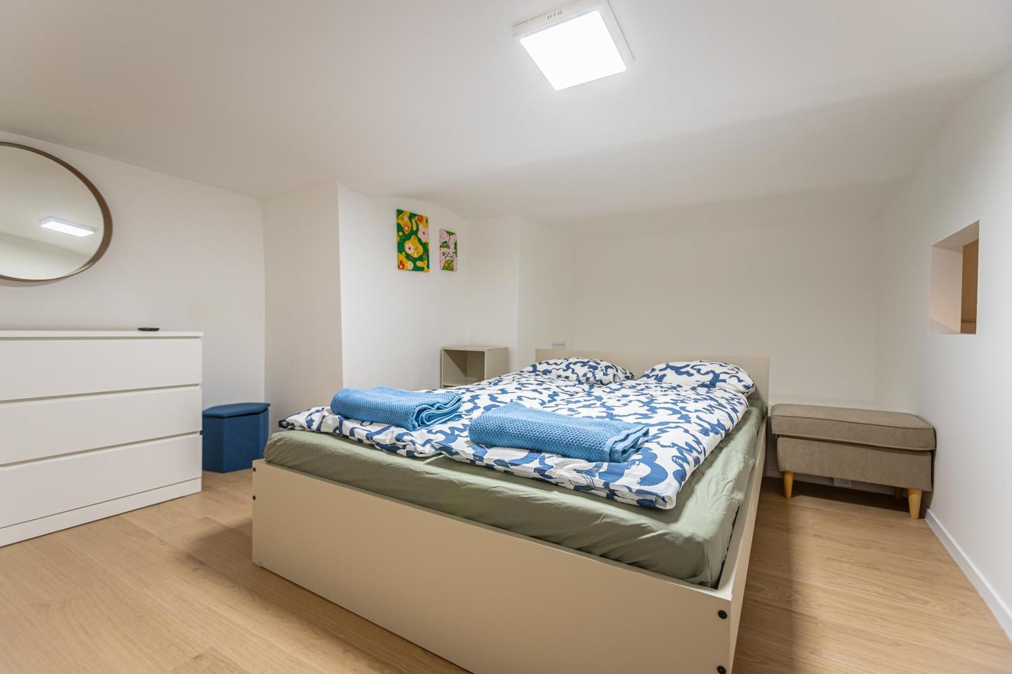 Cute Gallery Flat In Budapest, Autumn *