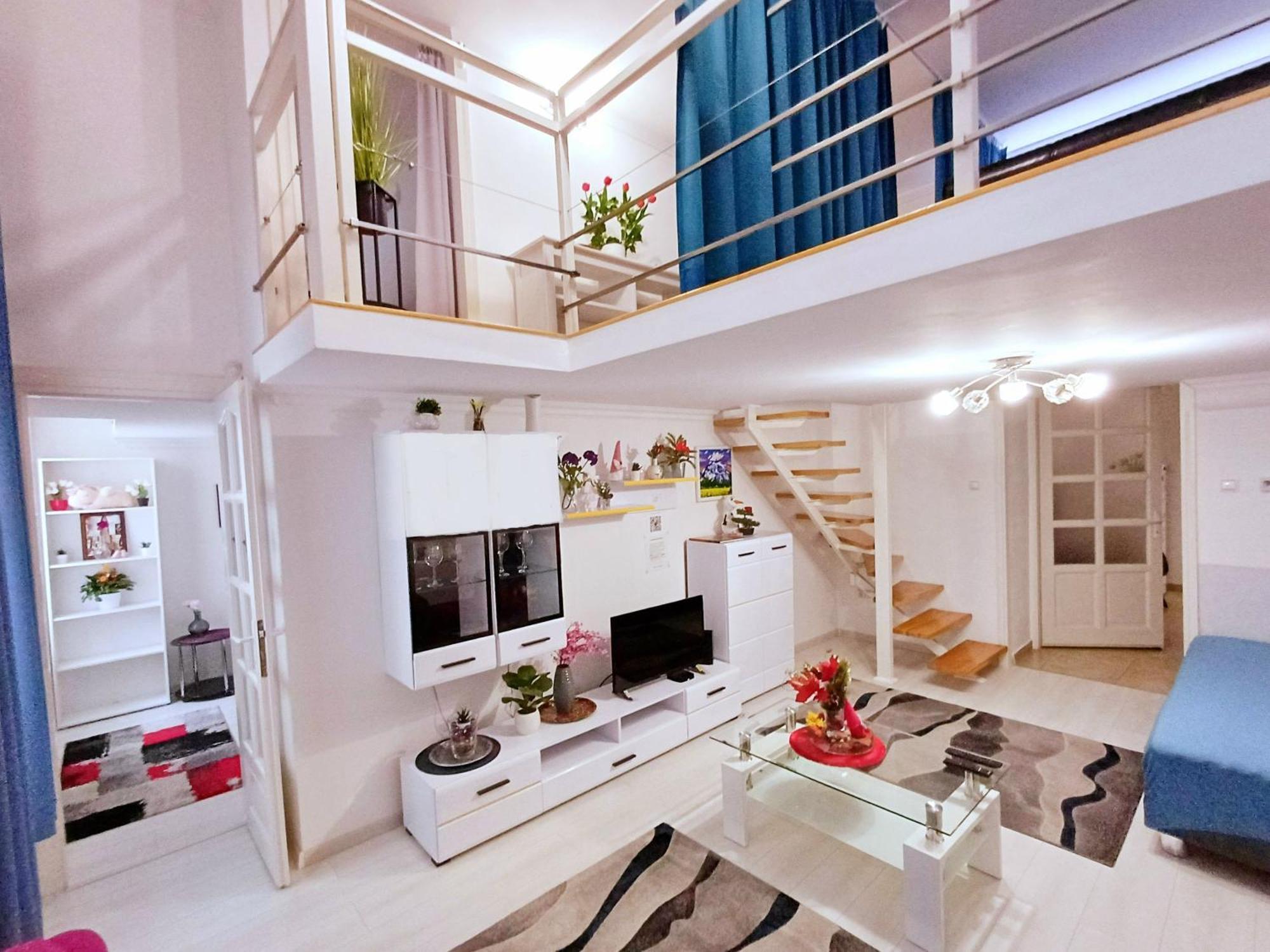 Mariann's Modern In The Center Apartment *